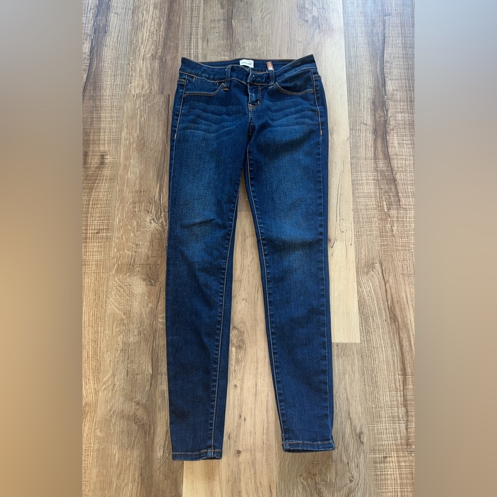 Sneak peek jeans